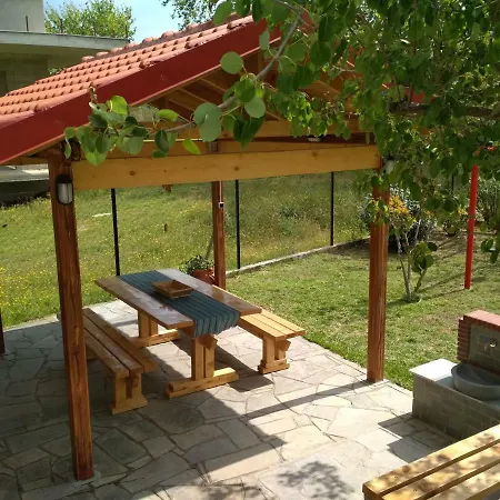 Victoria Maisonette Vila *