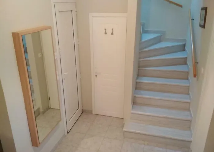 Victoria Maisonette
